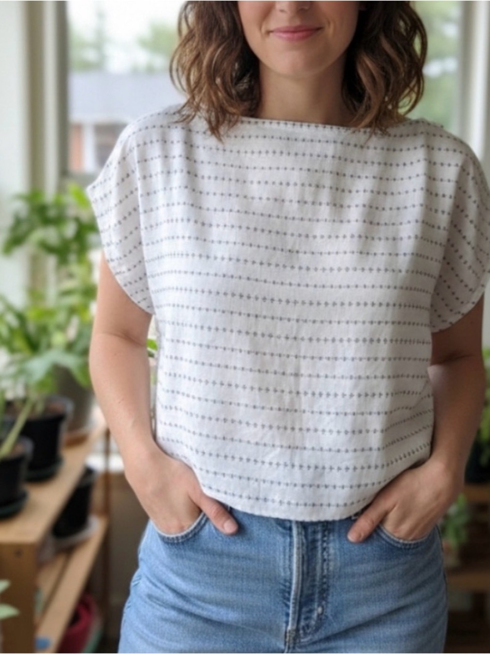 NWOT Cynthia Rowley White Short-Sleeve Boatneck Top with Bumblebee Print Linen